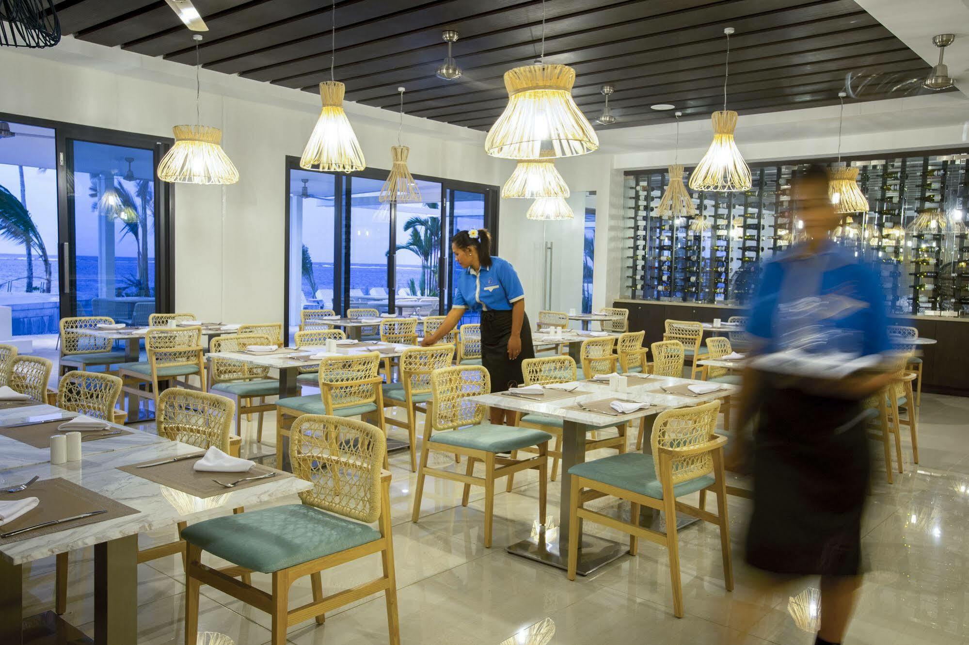เทาเมียซีนา ไอส์แลนด์ รีสอร์ต Hotel อาเพีย ภายนอก รูปภาพ