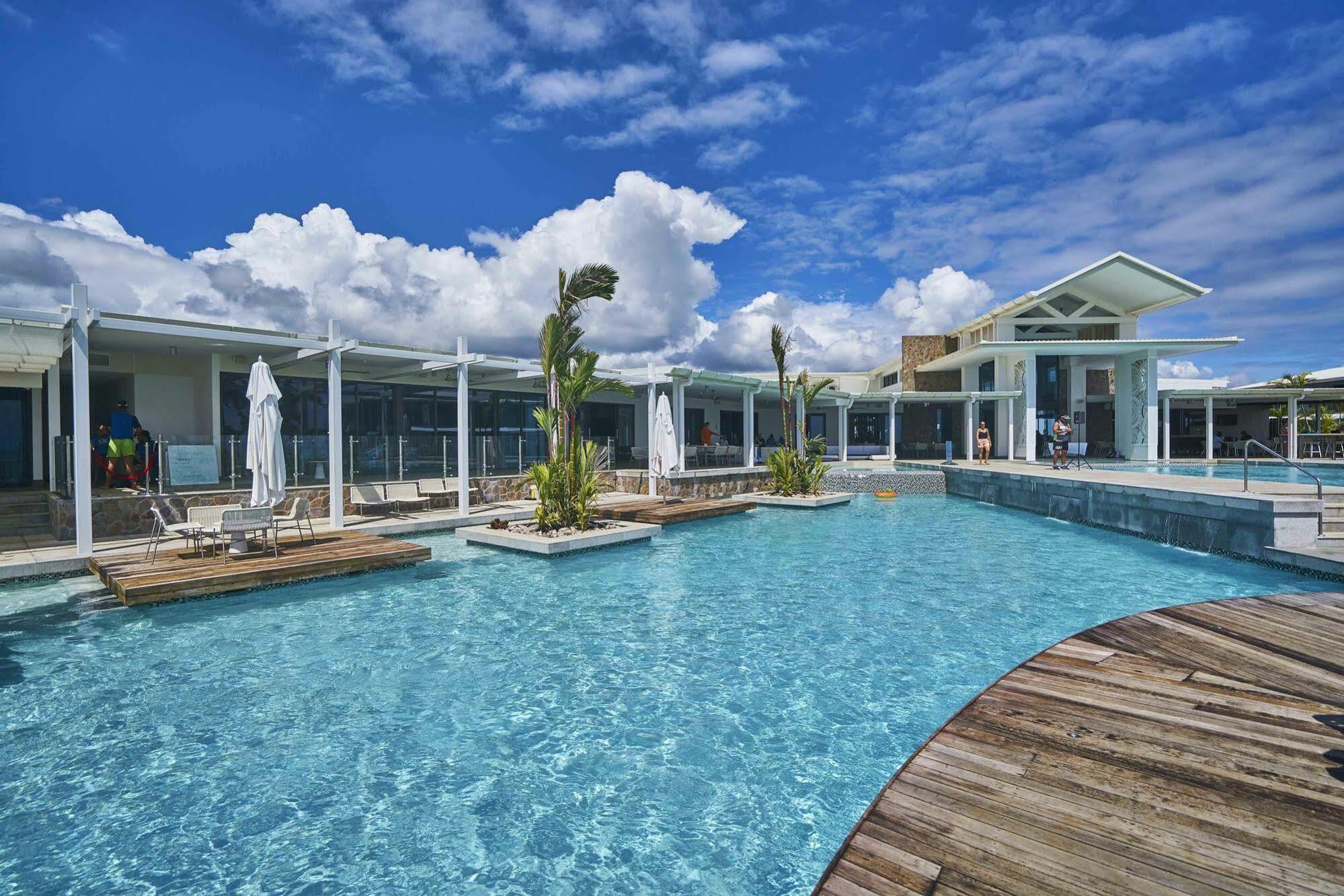 เทาเมียซีนา ไอส์แลนด์ รีสอร์ต Hotel อาเพีย ภายนอก รูปภาพ