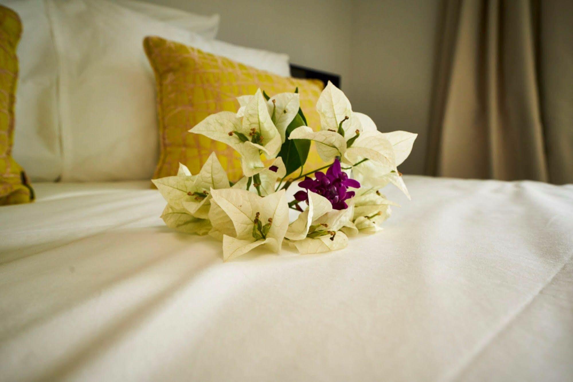 เทาเมียซีนา ไอส์แลนด์ รีสอร์ต Hotel อาเพีย ภายนอก รูปภาพ