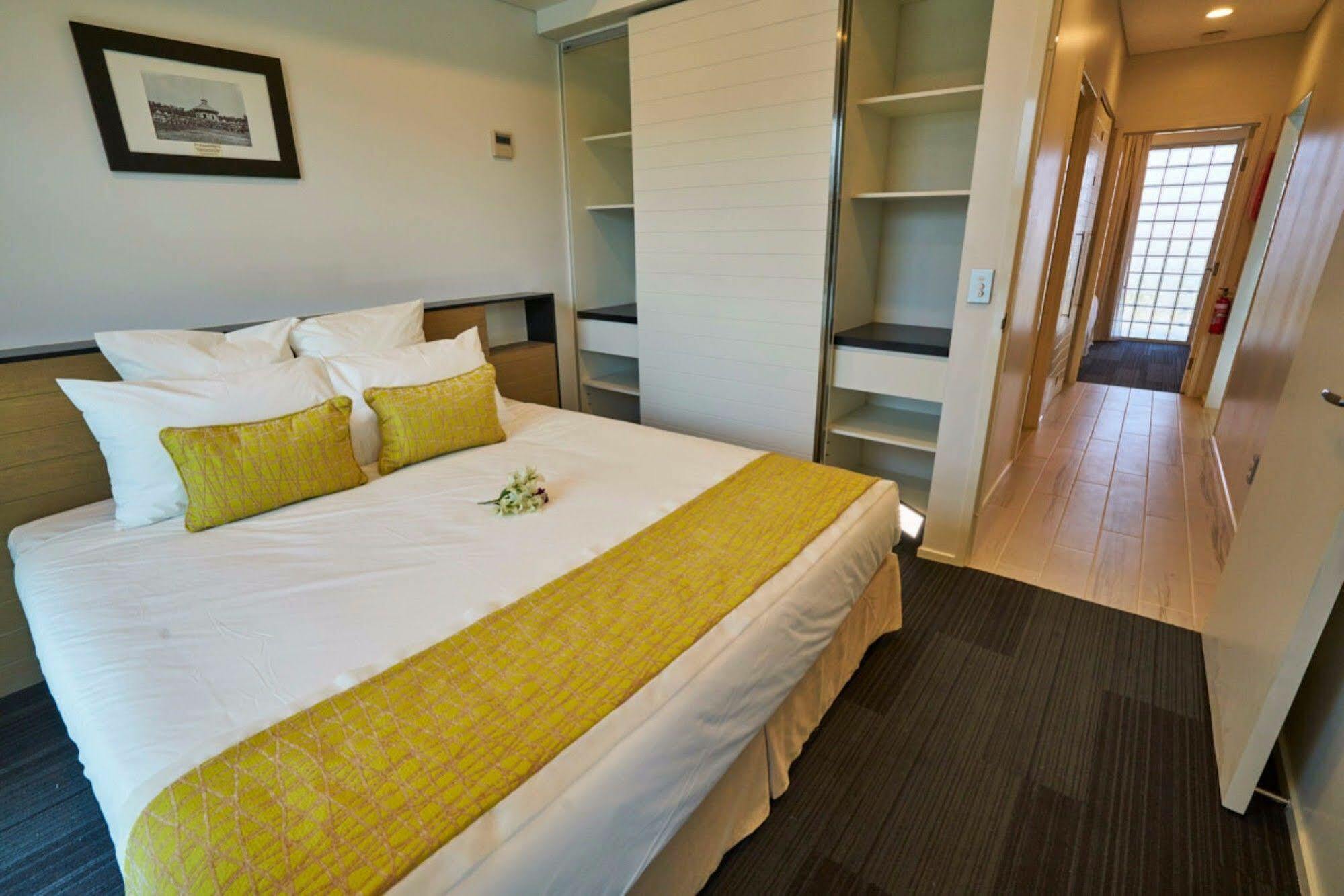 เทาเมียซีนา ไอส์แลนด์ รีสอร์ต Hotel อาเพีย ภายนอก รูปภาพ